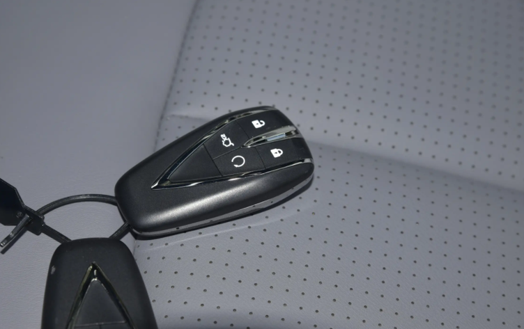 新款长安unit为年轻人发福利优惠后裸车价999万这还不冲