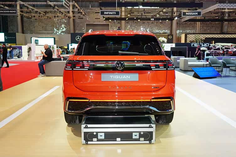 全新大众途观实车日内瓦车展首发亮相采用更年轻化的外观