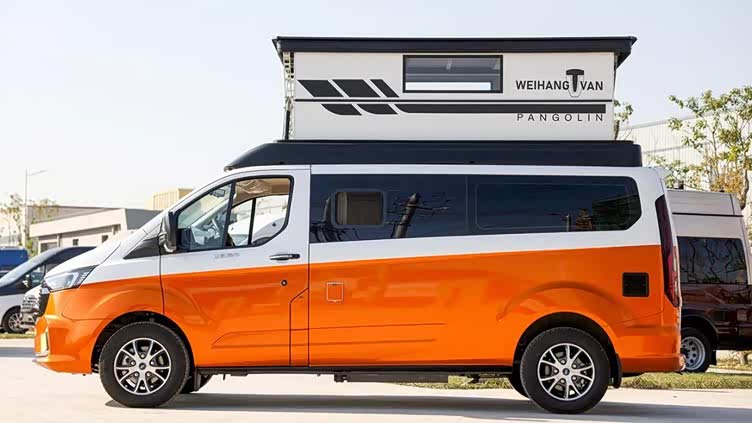 当mpv用也一样福特全顺加持卫航新款穿山甲旅居版房车来了