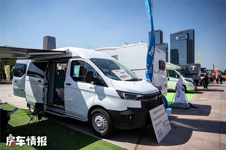 三款新福特全顺v362房车推荐最低198万起露营旅行都适用