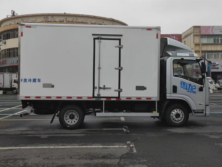 陕汽徳龙雪龙k1冷藏车国六蓝牌42米冷冻车
