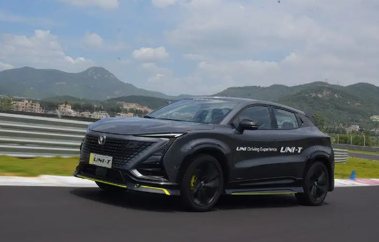 颜控的专属座驾长安unit