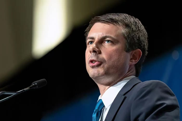 美国交通部长皮特·布蒂吉格(pete buttigieg)