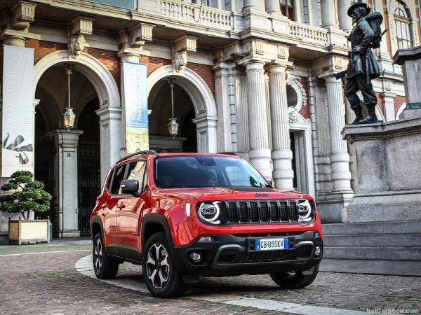 日前,jeep在海外市場正式發佈了2021款 jeep renegade 4xe,新車鼓內