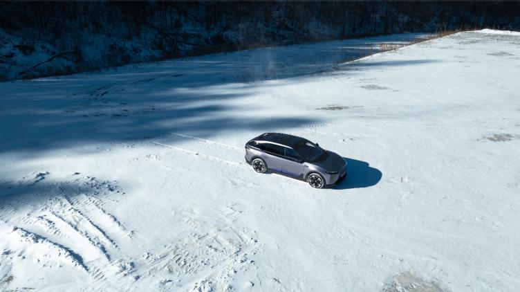 brembo四活塞卡鉗配合ibooster電子助力剎車系統,使100km/h-0制動距離