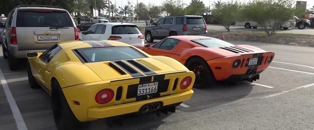 迪拜土豪停车场,6百万的兰博基尼不算啥,两台20万的福特很吸睛