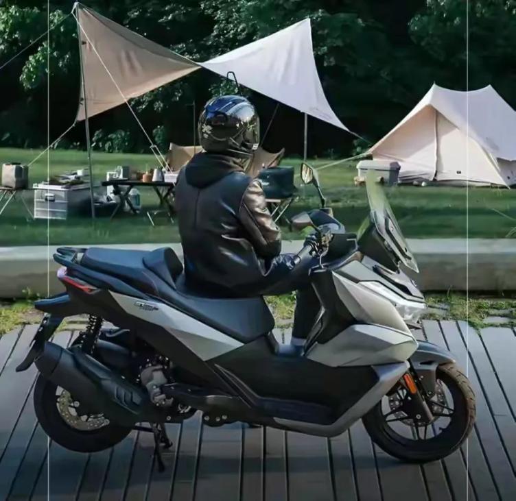 無極sr250gt上市250踏板車必卷錢江先降5000元