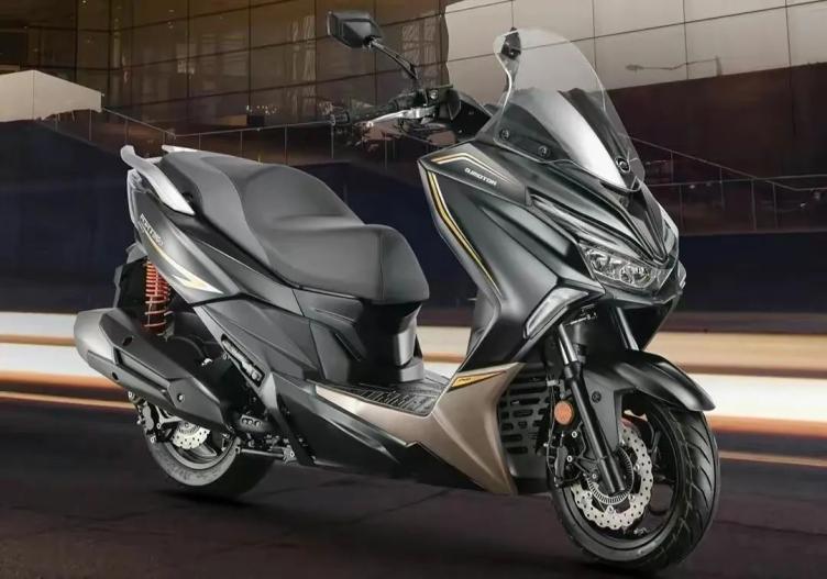 無極sr250gt上市250踏板車必卷錢江先降5000元