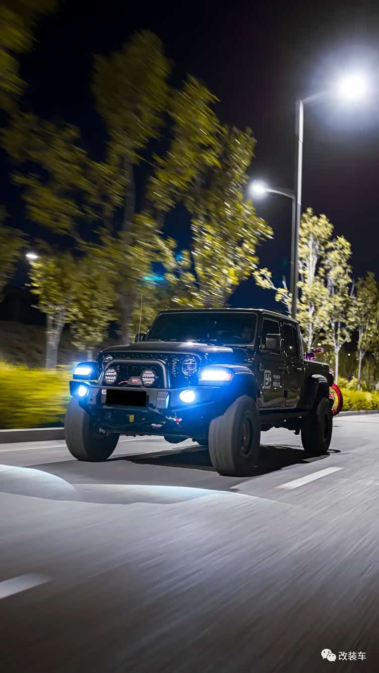 硬派越野风的jeep角斗士,就算15年报废也不能阻挡我帅_车家号_发现车