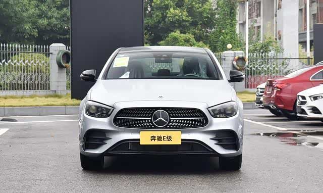 新款奔驰e级标轴运动版上市,价格小幅上涨,售价44.82-53.54万元