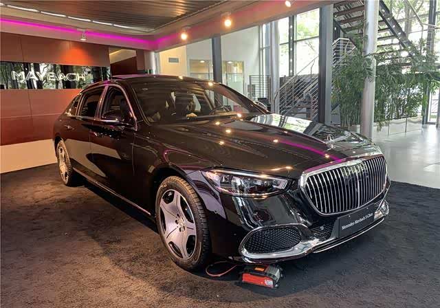 迈巴赫s48030t9at迈巴赫s级轿车输出367马力裸车超146万