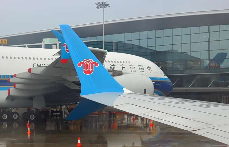 广州白云国际机场迎来新一轮国际货运航线增开高峰.