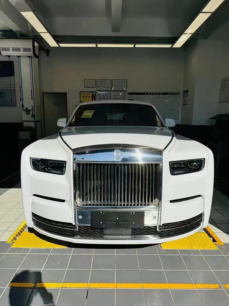 高级定制劳斯莱斯加长幻影白色现车