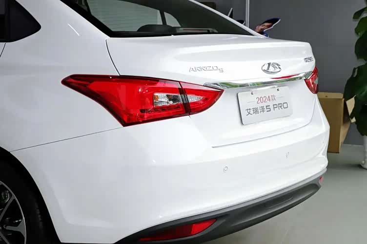 一句话点评奇瑞艾瑞泽5