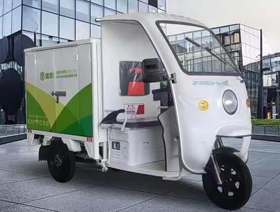 金彭快递车为双十一物流提供保障