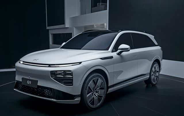 小鹏全新旗舰suv惊艳亮相换装全新logo预计30万起售