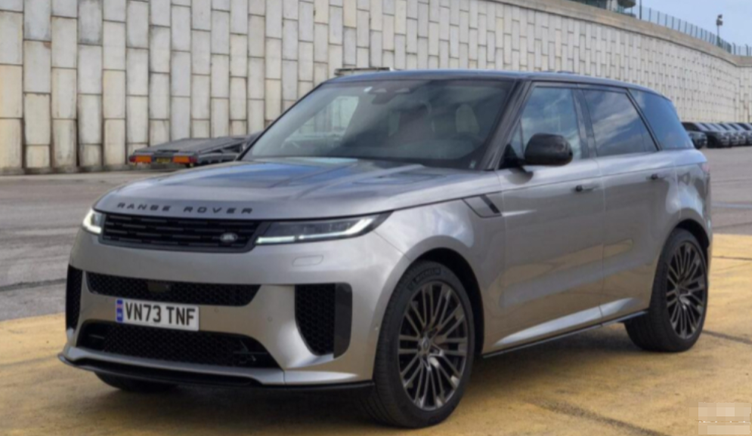 38秒破百路虎揽胜运动版sv全球上市搭源自宝马的44tv8引擎