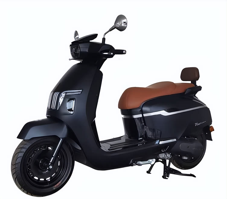 工信部踏板新车速览五羊本田125复古踏板曝光