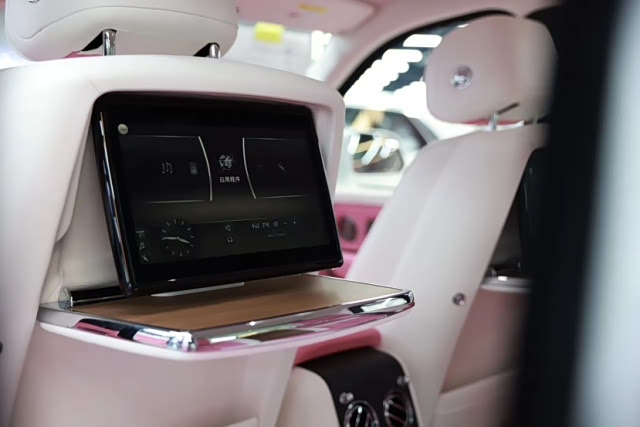 劳斯莱斯库里南4座星空白粉现车788万