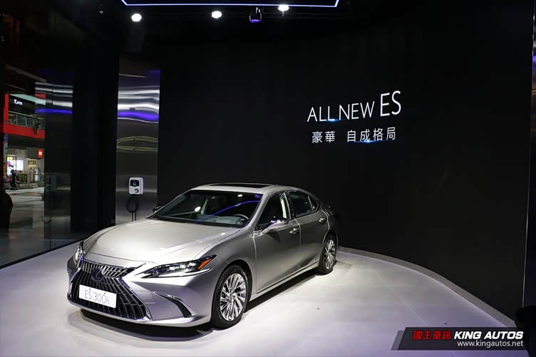 雷克萨斯es300h首次新增fsport车款有丰富的配备