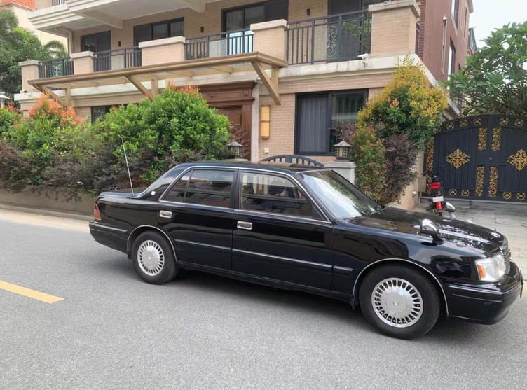 1998年花60万买丰田皇冠155车主现在住独栋别墅26年舍不得卖