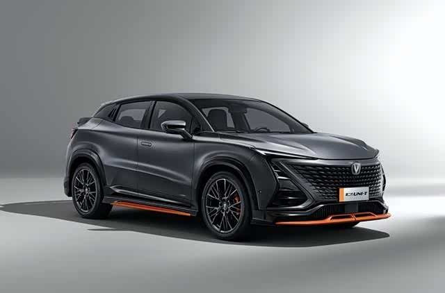 2023款长安unit上市售价1239万百公里油耗645l适合家用