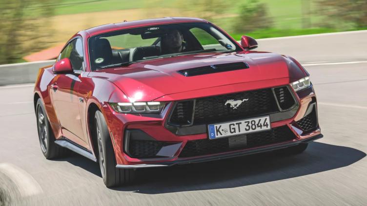 搭载50升v8低功率发动机,全新福特mustang gt实车图发布