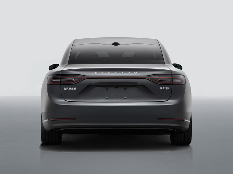 又一华为系新车享界s9曝光长5米的行政轿车定价或超30万