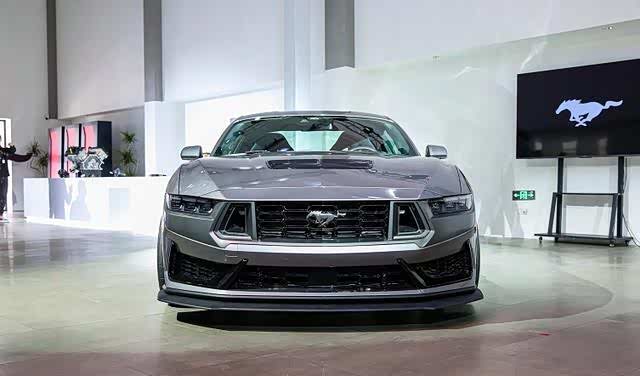 5万元的售价,与保时捷911,仰望u9之类的百万级跑车相比还是比较低的