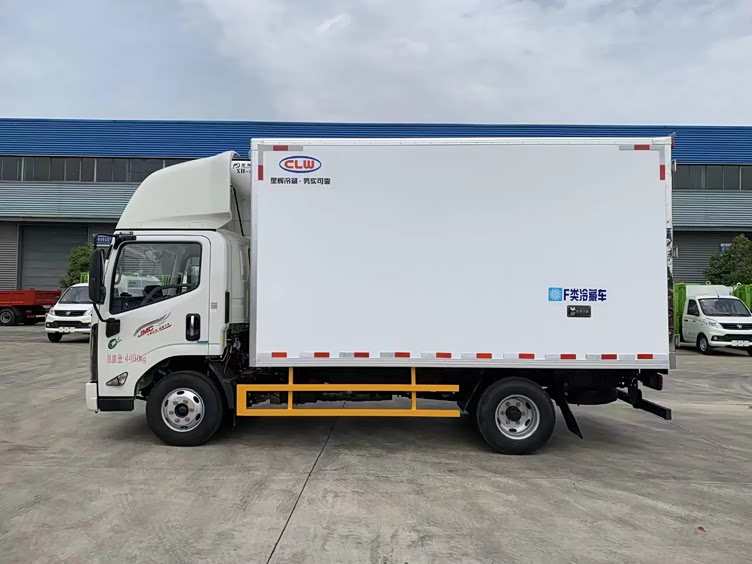 江铃4.2米冷藏车 新凯运宽体冷链车