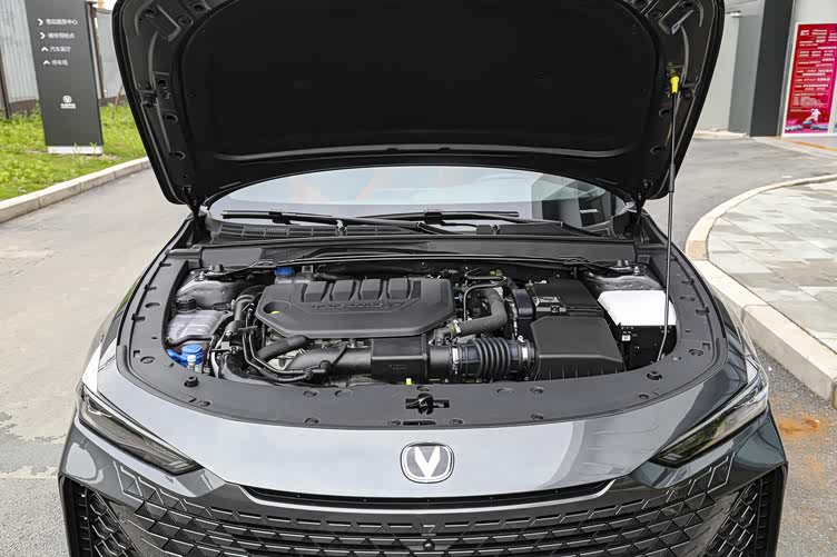 新车20t8at长安univ20t经典运动型上市售价1399万元