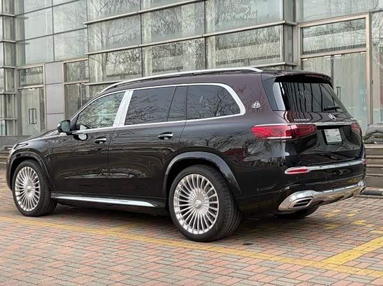 24款奔驰迈巴赫gls600起步售价240万