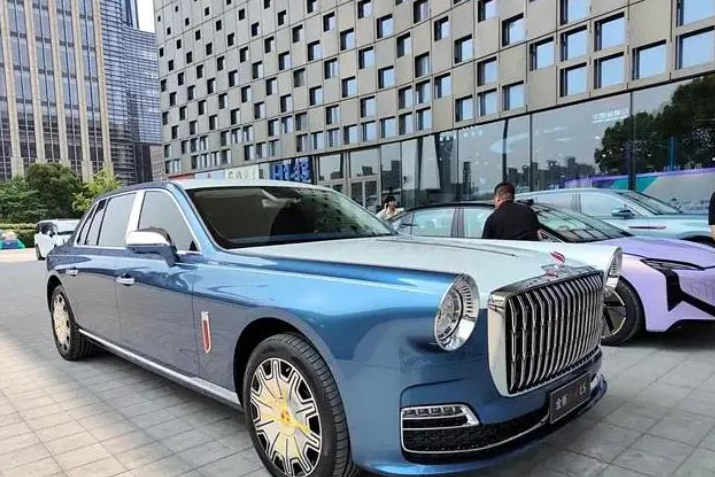 全新红旗l5实车图亮相街头40tv8预计裸车价在700万左右