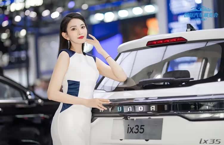 3月沈阳春季国际车展高甜共赏美女车模绰约多姿