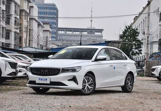 吉利帝豪价格大跳水新车这么大的优惠力度你还要啥本田飞度