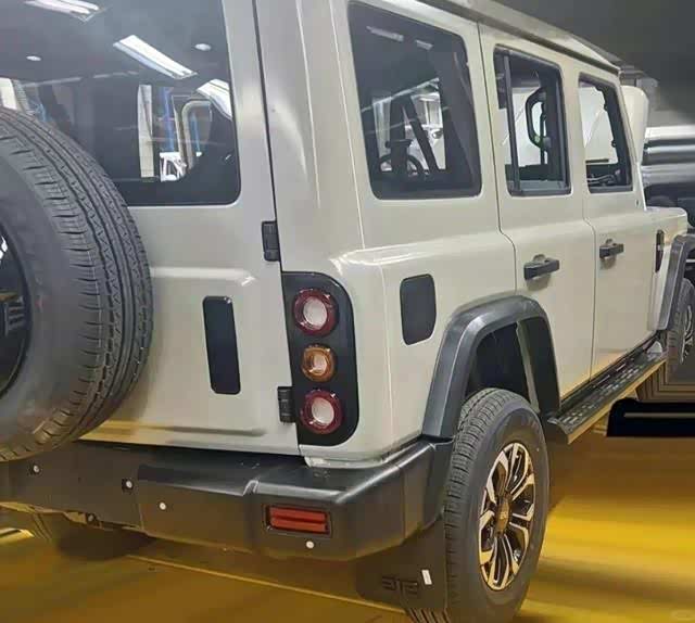 全新北汽bj212实车曝光或搭载20t8at全新造型更越野