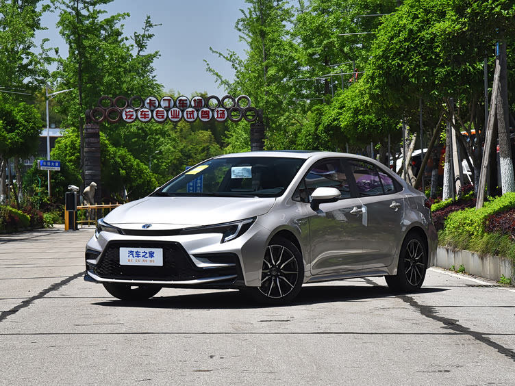 丰田雷凌外观风格运动智能配置升级动力输出平顺