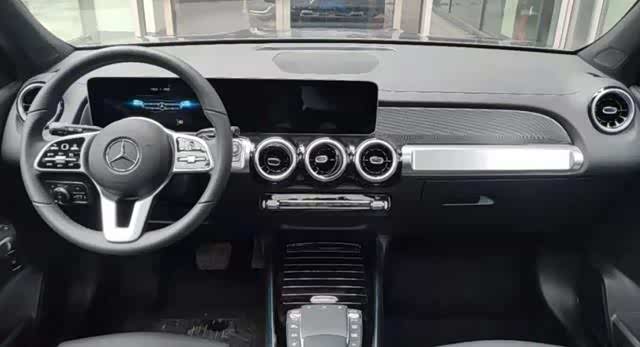 奔驰特意弱化13t最低排量发动机只卖给中国奔驰glb180