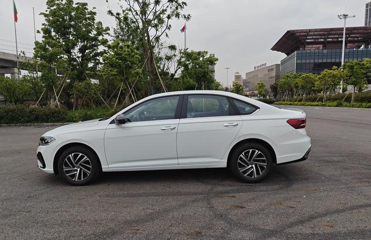 朗逸跌幅达4.2万,单周热卖6174辆,降价果然有效