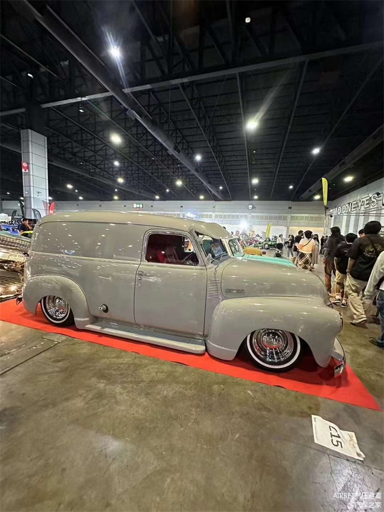 1950年雪佛兰老爷车改装姿态风范
