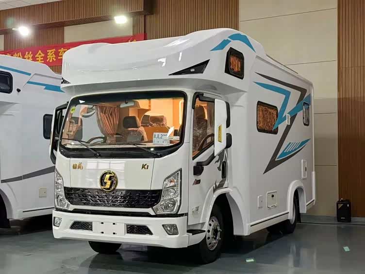 瑞驰陕汽德龙k5000双卡座布局豪华移动堡垒