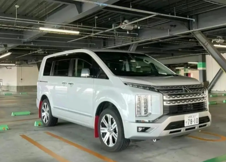 全新三菱得利卡越野与家用并存的mpv新选择