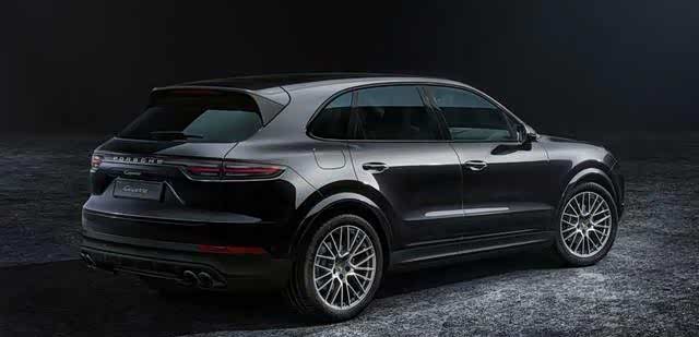 80万提了宝马x5再开女友的保时捷卡宴对比后才知道差距有多大