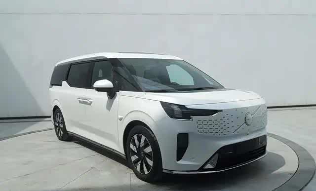 继续扩充产品阵容沃尔沃em90即将登场它是主力还是吉祥物