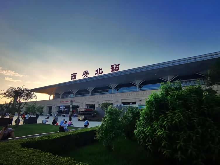 西安北站北广场停车场收费标准