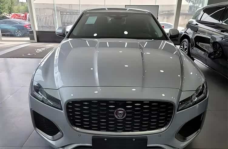 23款捷豹xfl两驱尊享裸车超45万实拍揭秘上路价格不足40万