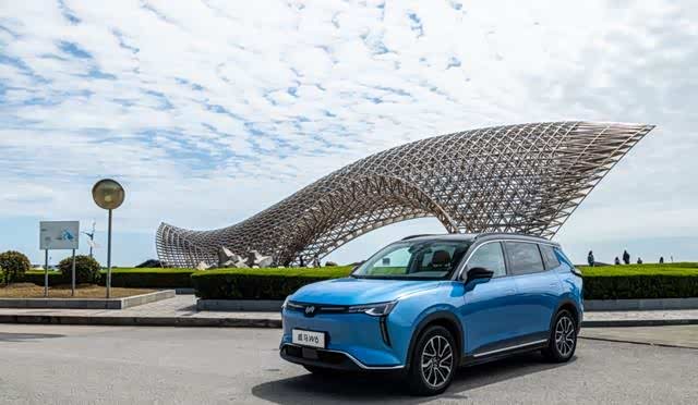 威马w6搭载新一代自主泊车配置相比同级别车型更智能