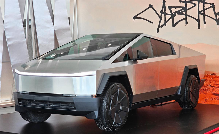 号称公路坦克特斯拉cybertruck登陆马来西亚马力845匹