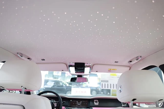 劳斯莱斯库里南4座星空白粉现车788万