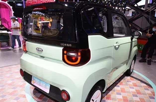 69万的奇瑞qq冰淇凌,你确定不来一辆?还要啥自行车!